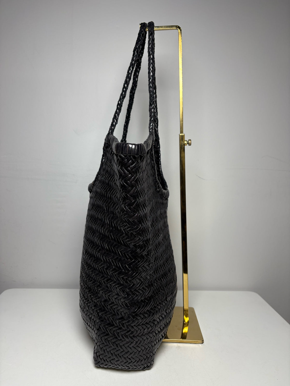 Women's Dragon Diffusion Black Handwoven Leather NS Diagonal Pre-Owned Basket Tote Bag