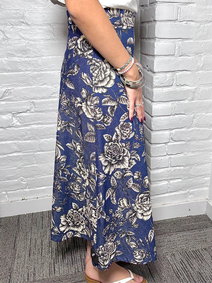 Women Size M Oscar de la Renta Blue Rose Print Pre-owned Midi Denim Skirt