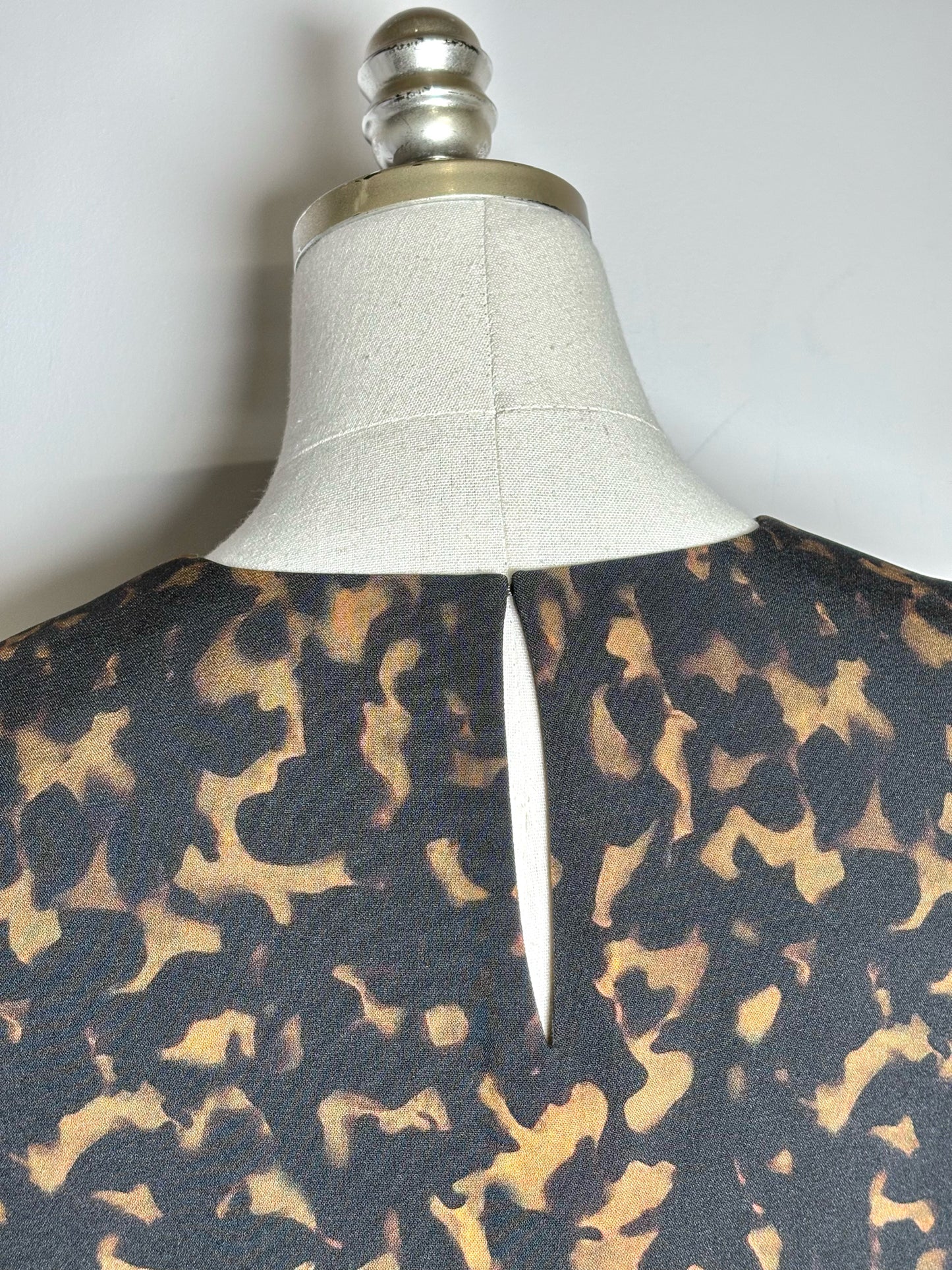 Women Size L Theory Black, Brown Abstract Print Sleeveless Top