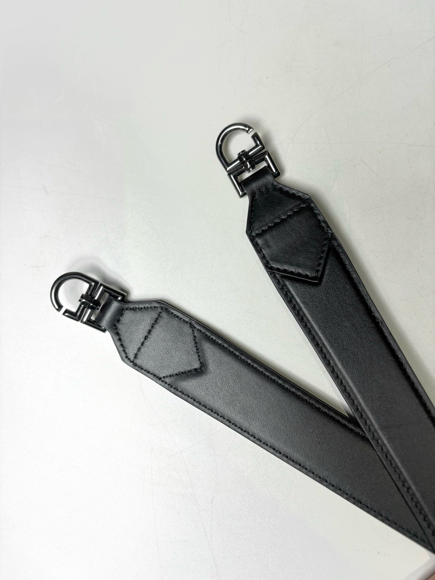 Givenchy Solid Leather Black Calfskin Antigona Large Tote