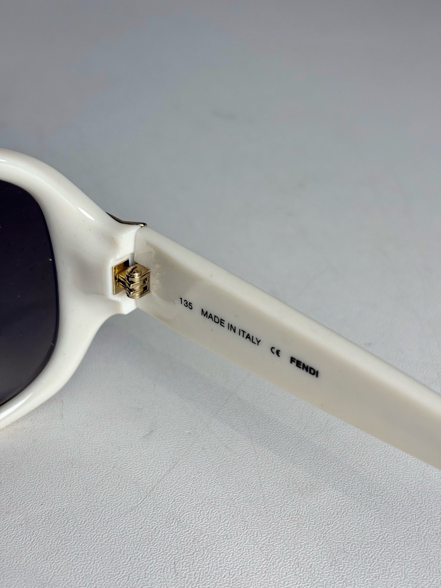 Fendi FS5236 Oversized Women's Pre-owned Cream Acetate Sunglasses