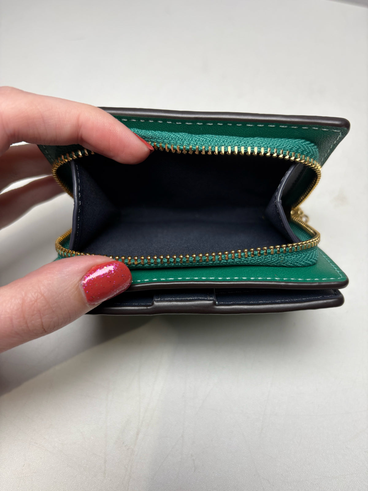 Women's Coach Emerald Jade Croc-Embossed Leather NWT Pre-Owned Bi-Fold Wallet