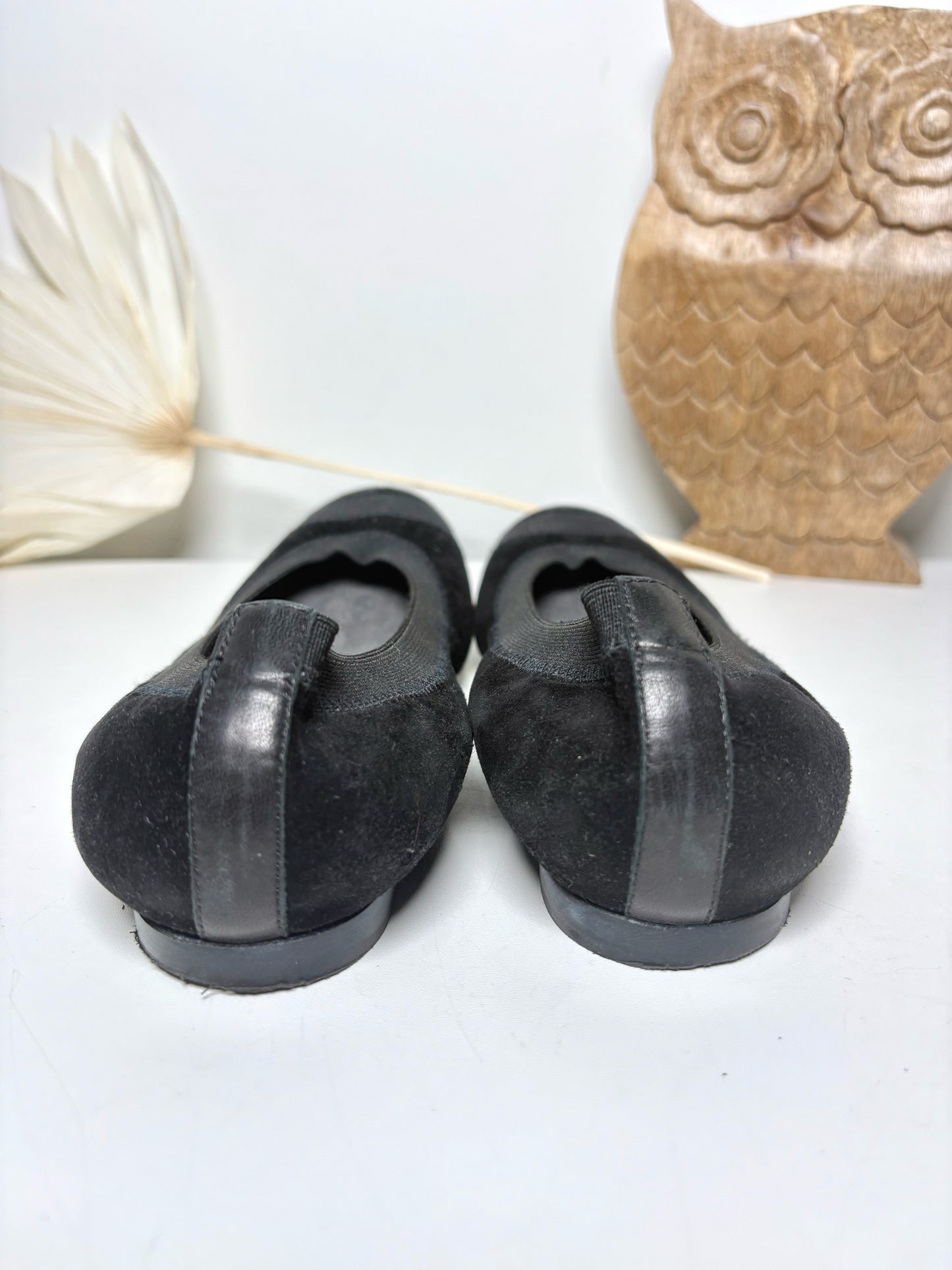W Shoe Size 6.5 Stuart Weitzman Black Suede Pre-owned Flats