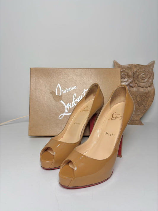 W Shoe Size 38.5 Christian Louboutin Camel Patent Calf Pre-owned Pump