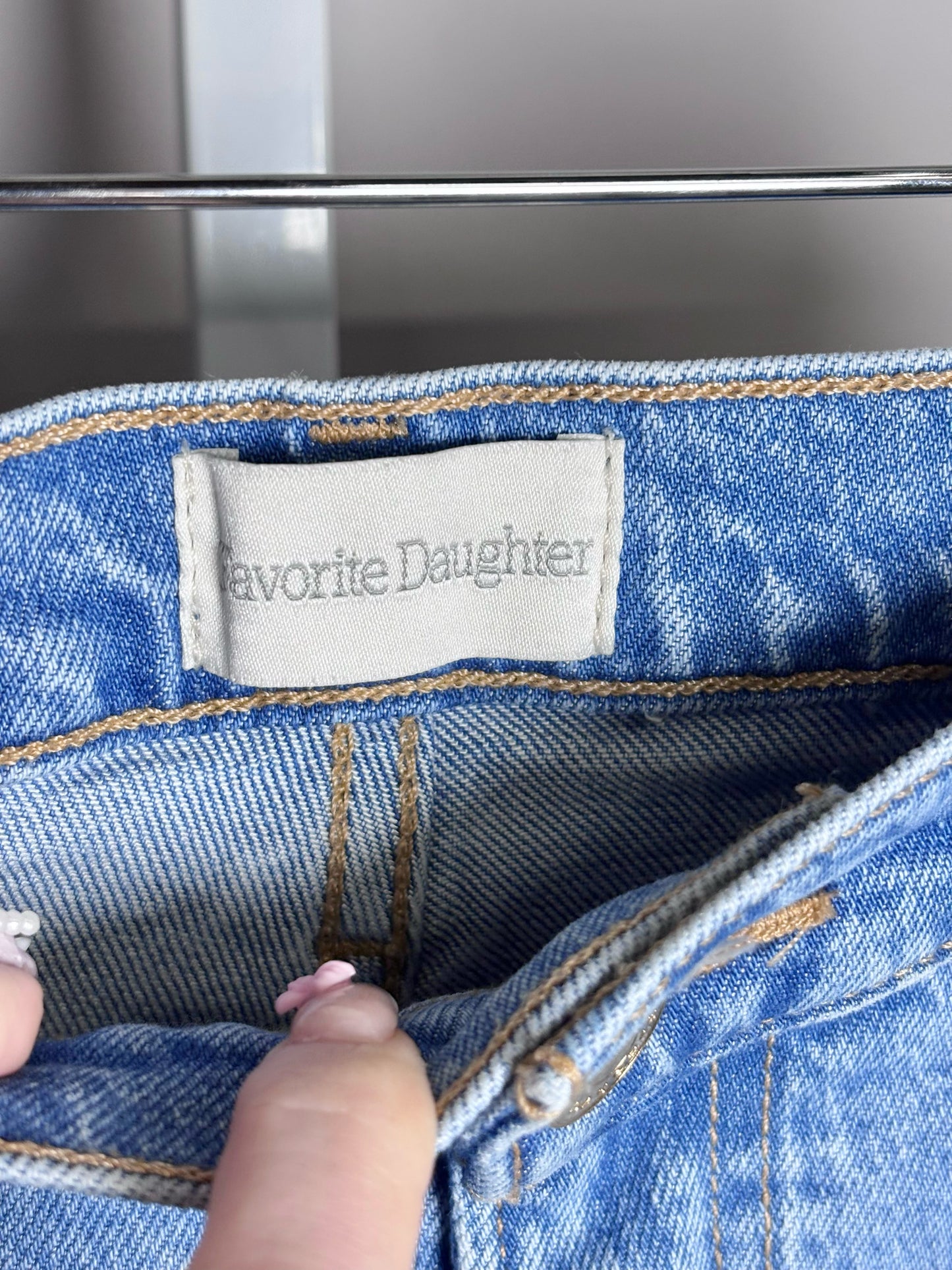 Women Size 29 (M) Favorite Daughter Light Blue Solid Women's Pre-owned Jeans