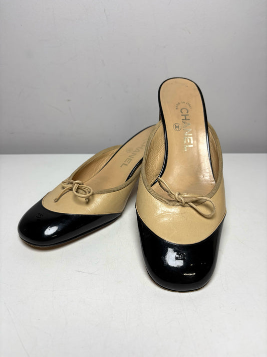 Pre-Owned W Shoe Size 38.5 Chanel Tan Black Toe Combo Leather Vintage Mules