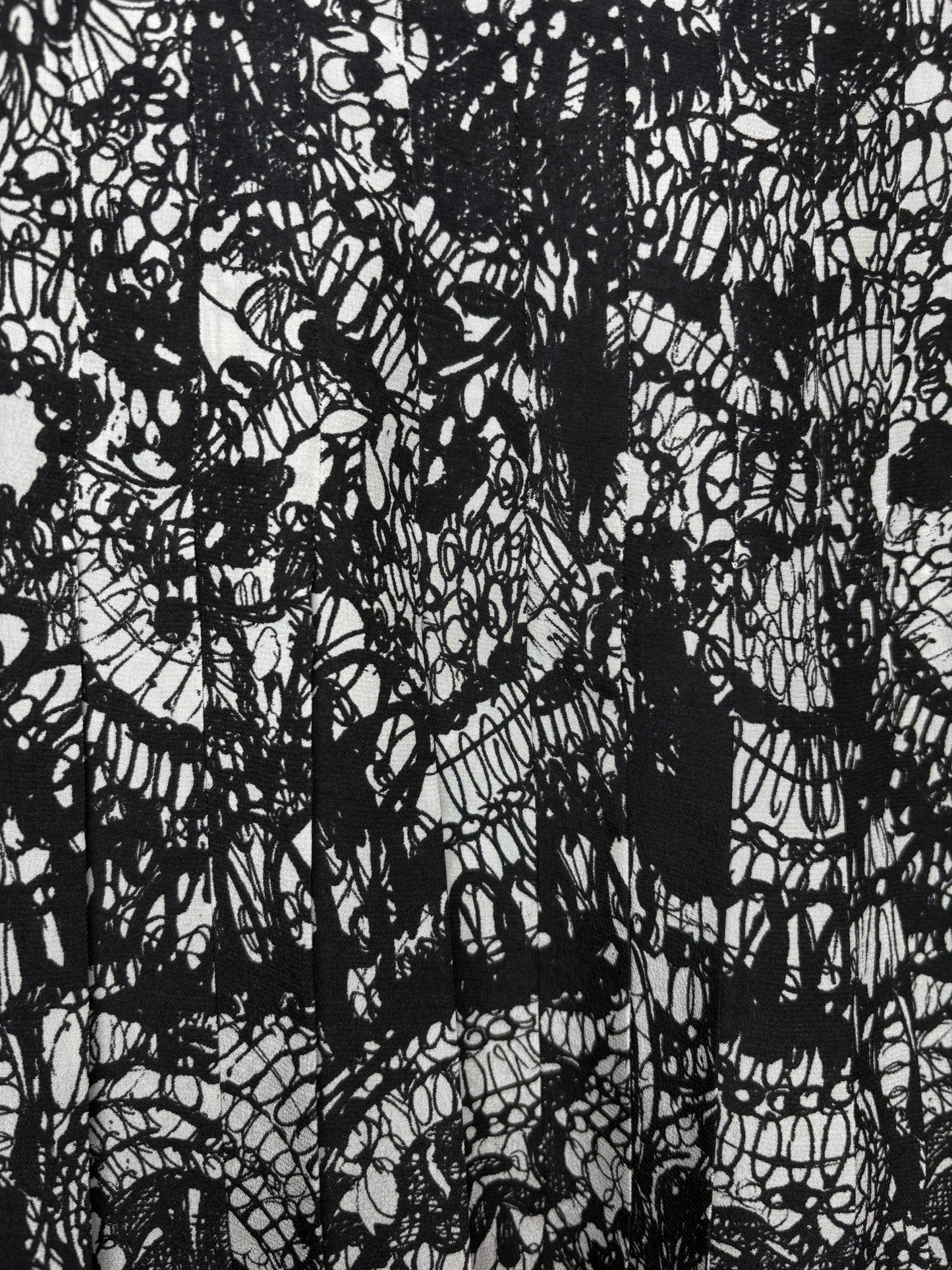Women Size 40 Authentic Prada Black & White Scribble Print Pure Silk Vintage Pre-Owned Mini Skirt