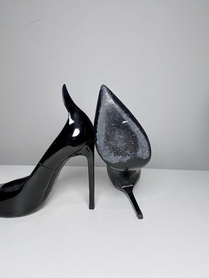 W Shoe Size 36 (6, US) Saint Laurent Thorn Black Leather Patent Pre-owned Heels