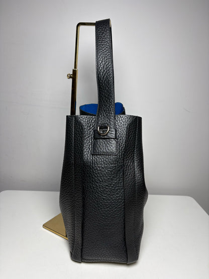 Women's Furla Capriccio Medium Black Pebbled Leather Pre-Owned Shoulder Crossbody Bag