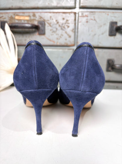 W Shoe Size 38 (7.5 - 8) Manolo Blahnik Navy Blue Suede Heels