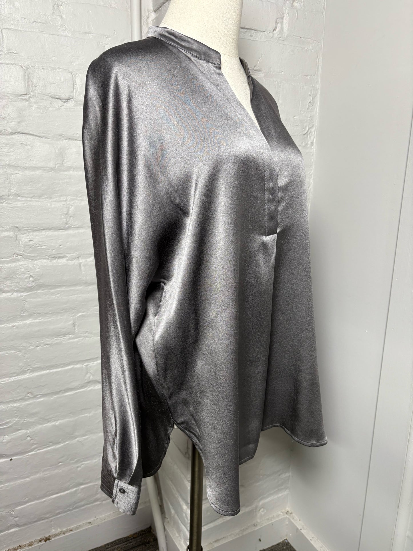 Women Size M Vince Gray Solid Silk Blouse