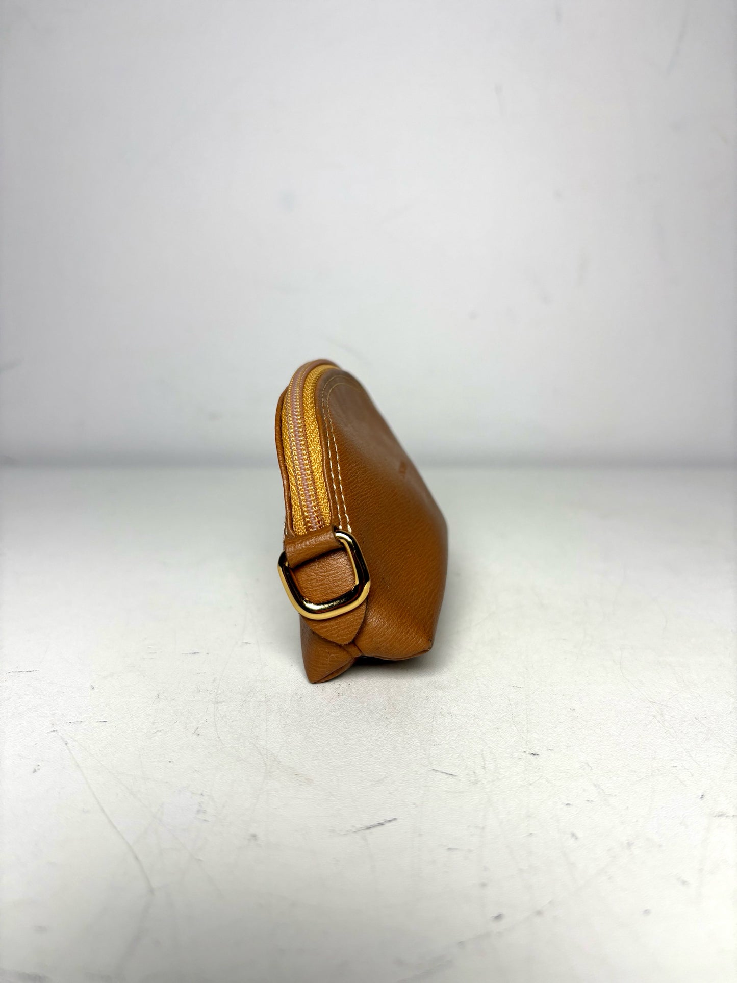 Longchamp Solid Leather Pre-owned Caramel Pouch Purse