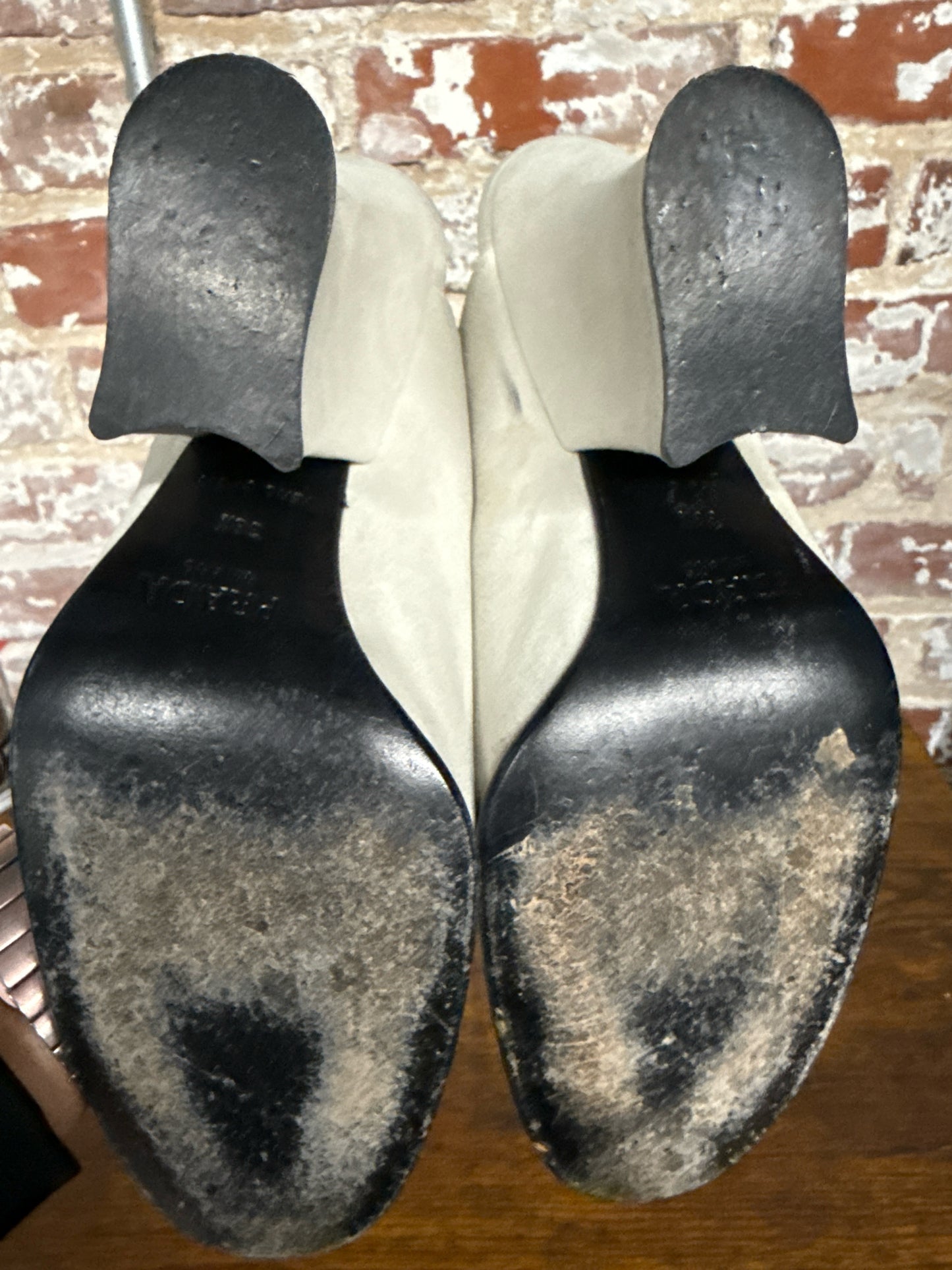 W Shoe Size 38 (8.5 US) Prada Bone/Cream Suede Curved Block Heel