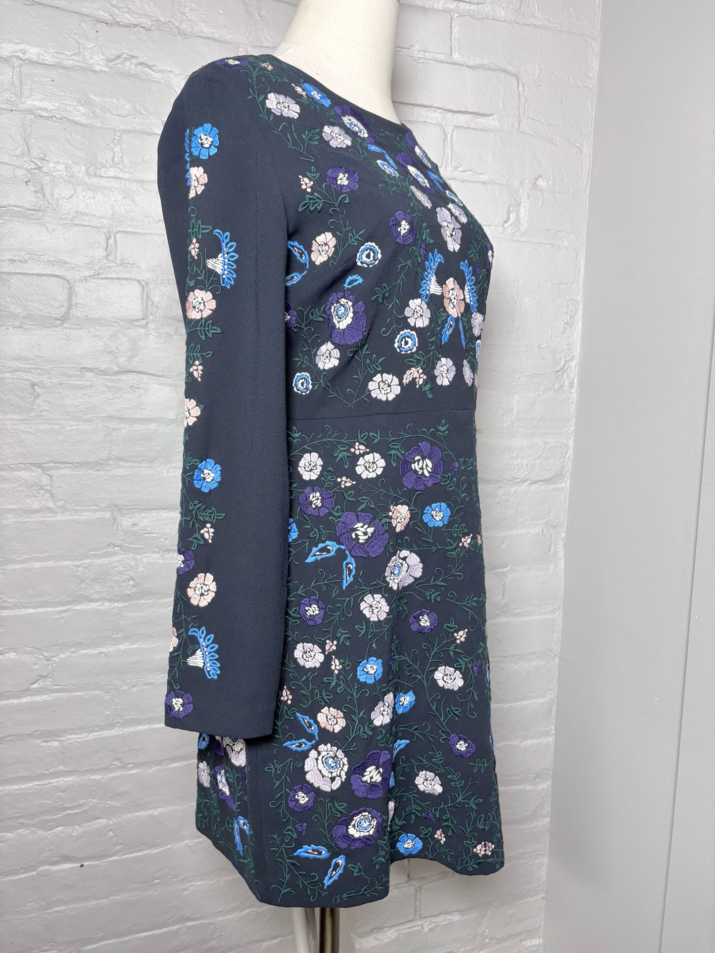 Women Size 6 Club Monaco Navy Embroidered Dress