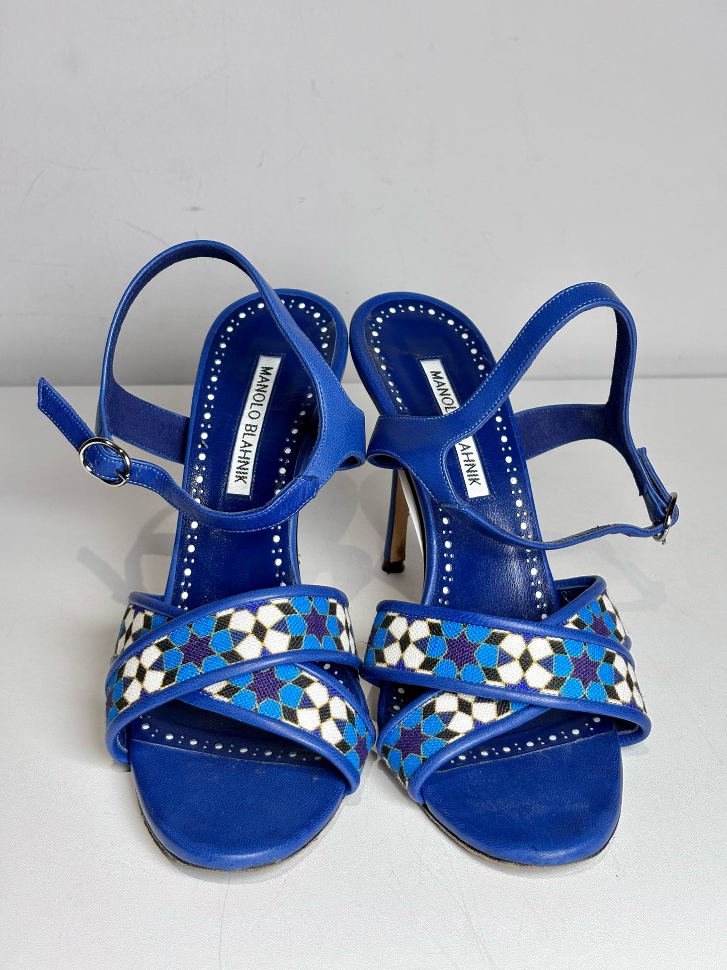 W Shoe Size 38 (8 US) Manolo Blahnik Talitha Blue Leather, Canvas Women's Heels