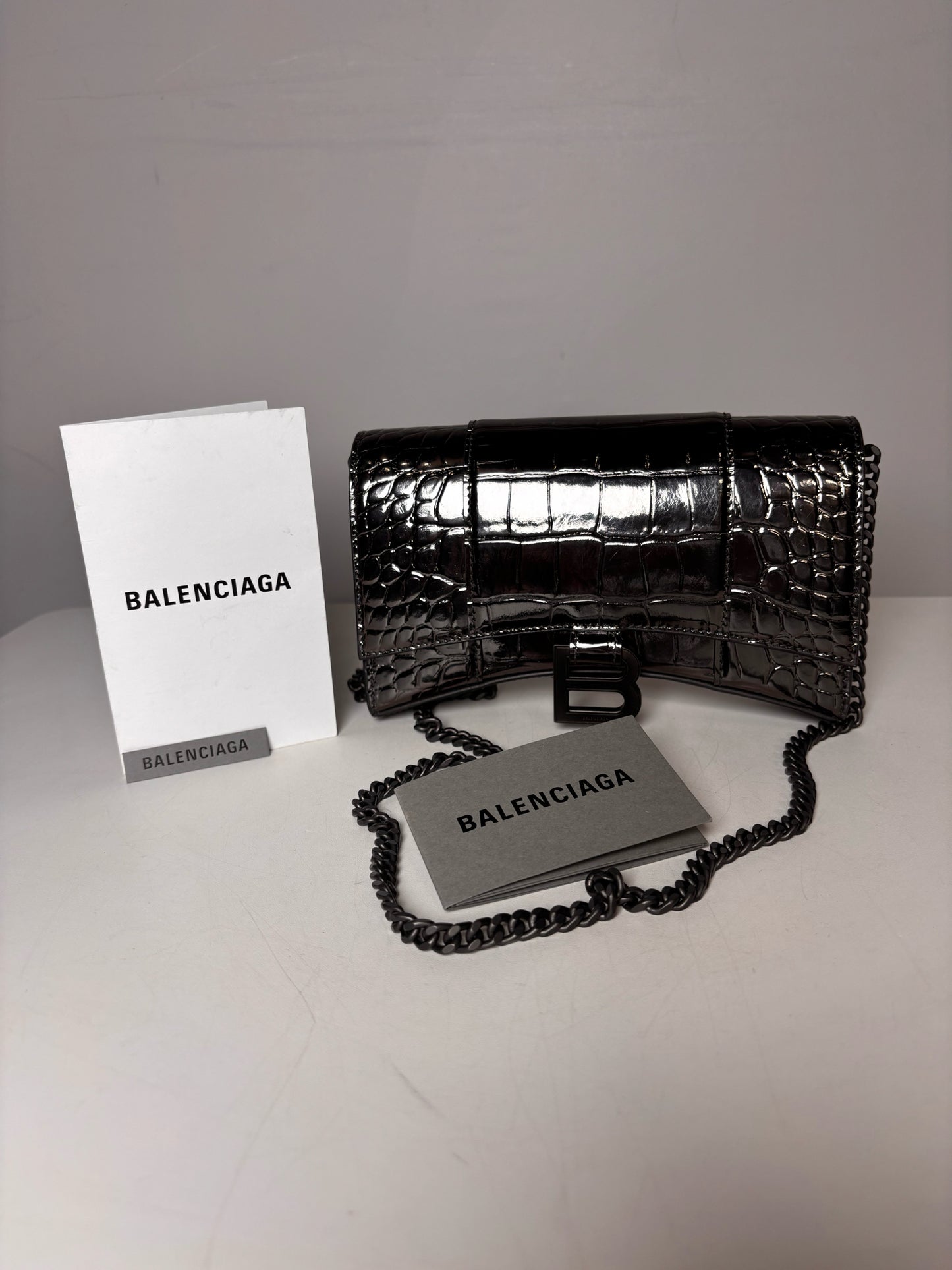 Balenciaga Gunmetal Hourglass Wallet on Chain NWOT Pre-owned