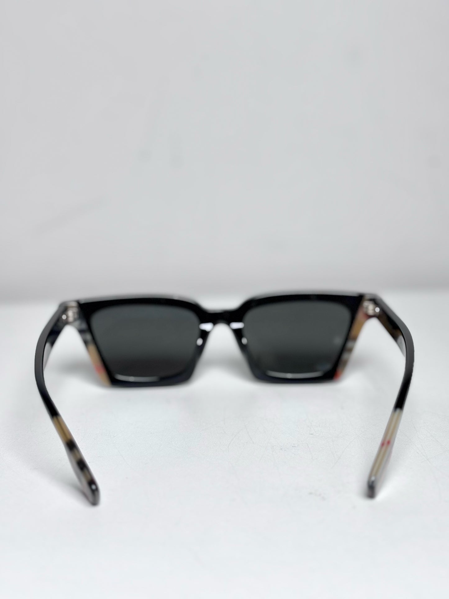 Burberry Briar B4392 U Women's Pre-owned Black Acetate Sunglasses