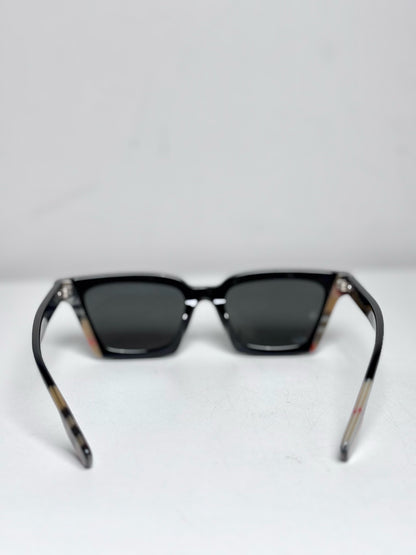 Burberry Briar B4392 U Women's Pre-owned Black Acetate Sunglasses