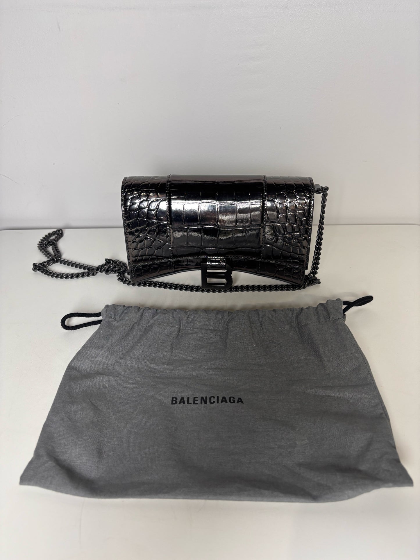 Balenciaga Gunmetal Hourglass Wallet on Chain NWOT Pre-owned