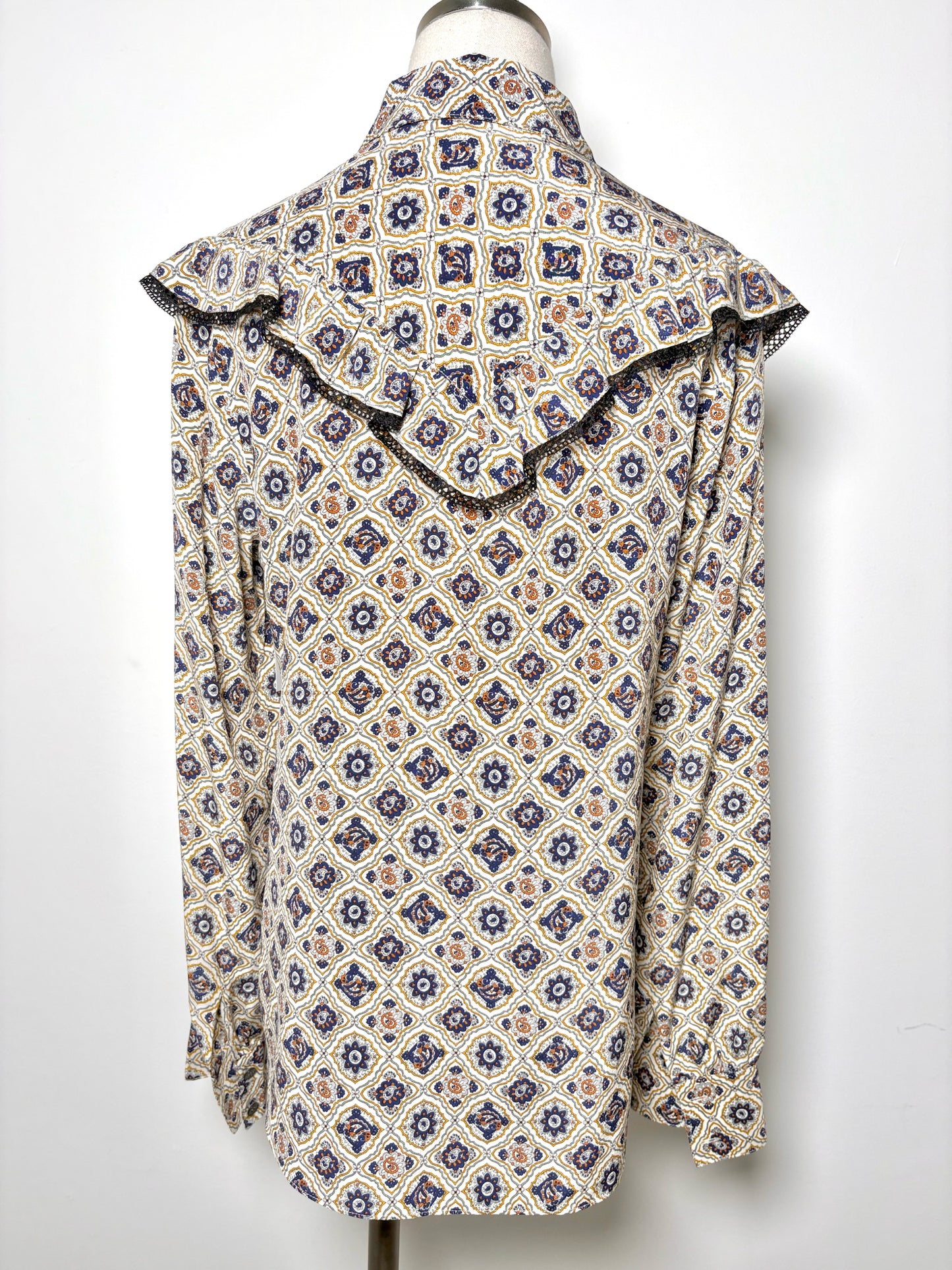 Women Size 10 Veronica Beard White, navy, brown Print Silk Blouse