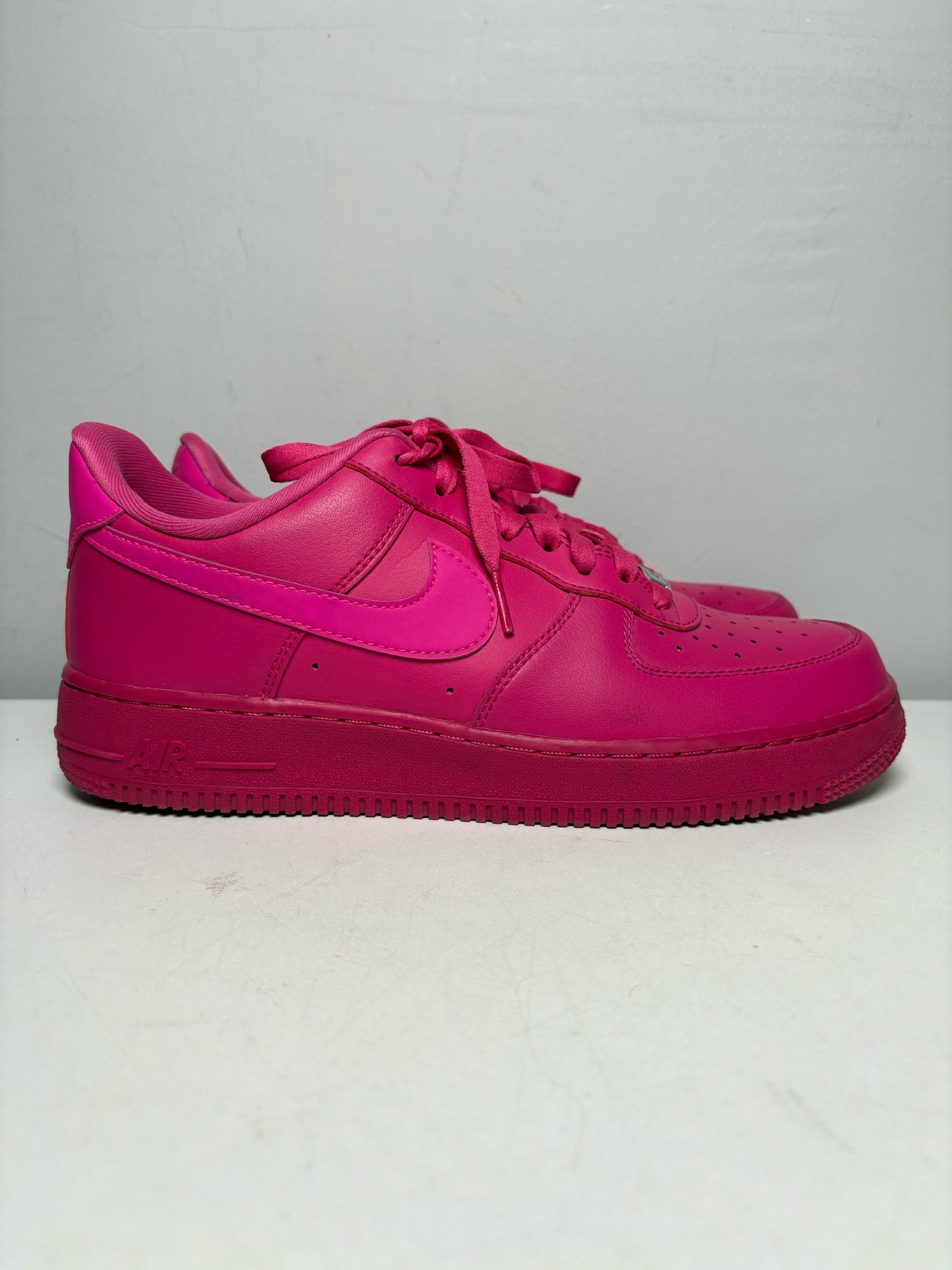 Women's Shoe Size 10 Nike Air Force 1 Fuchsia Pink Leather Pre-Owned Low-Top Sneakers