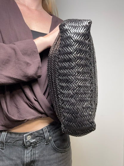 Women's Dragon Diffusion Black Handwoven Leather NS Diagonal Pre-Owned Basket Tote Bag