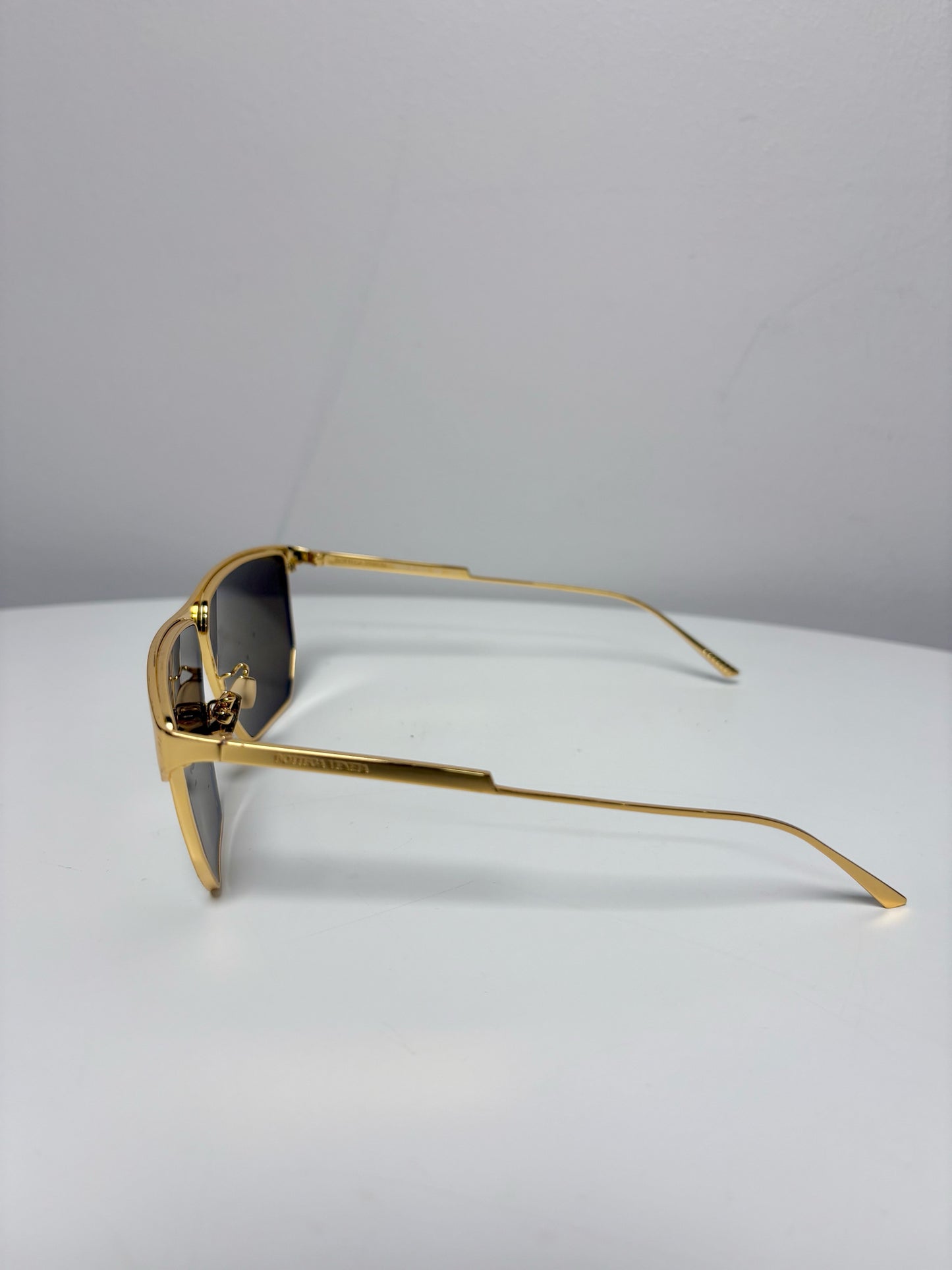 Metal Bottega Veneta Pre-owned Gold Sunglasses