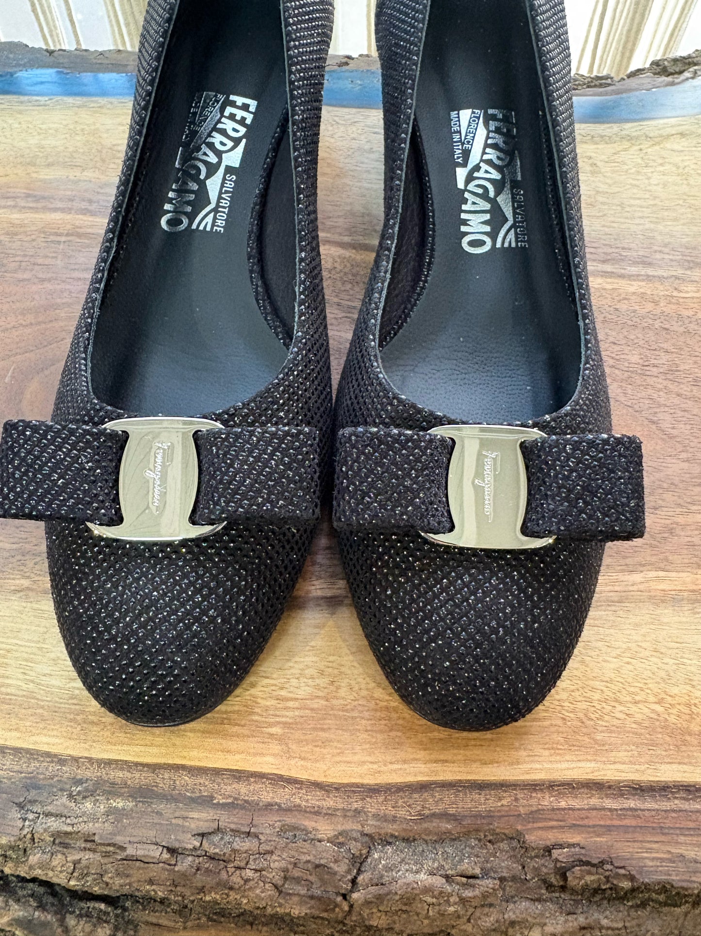 W Shoe Size 8.5 Salvatore Ferragamo Black Glitter Leather Bow Pumps