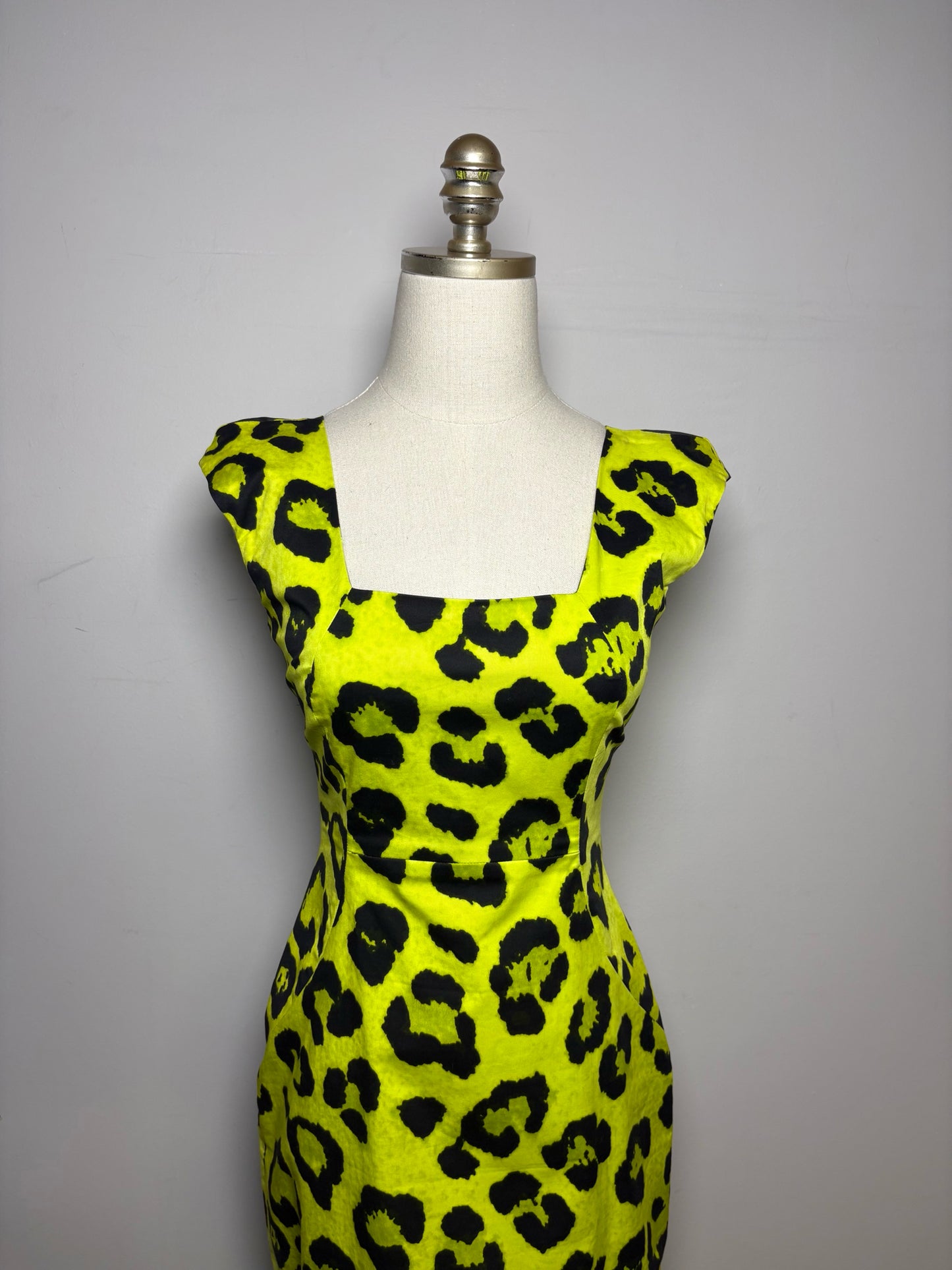Women Size 2 (S) Samantha Sung Neon Green, Black Leopard Spots 100% Cotton Dress