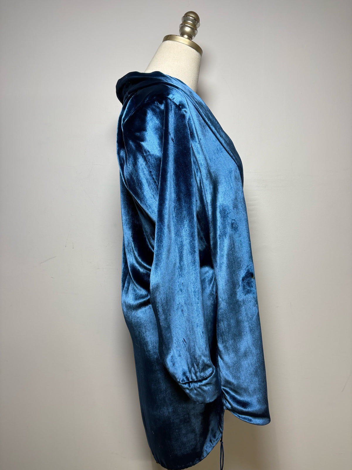 Women Size 2 Michelle Mason Blue Velvet Silk Blend Pre-Owned Long Cardigan