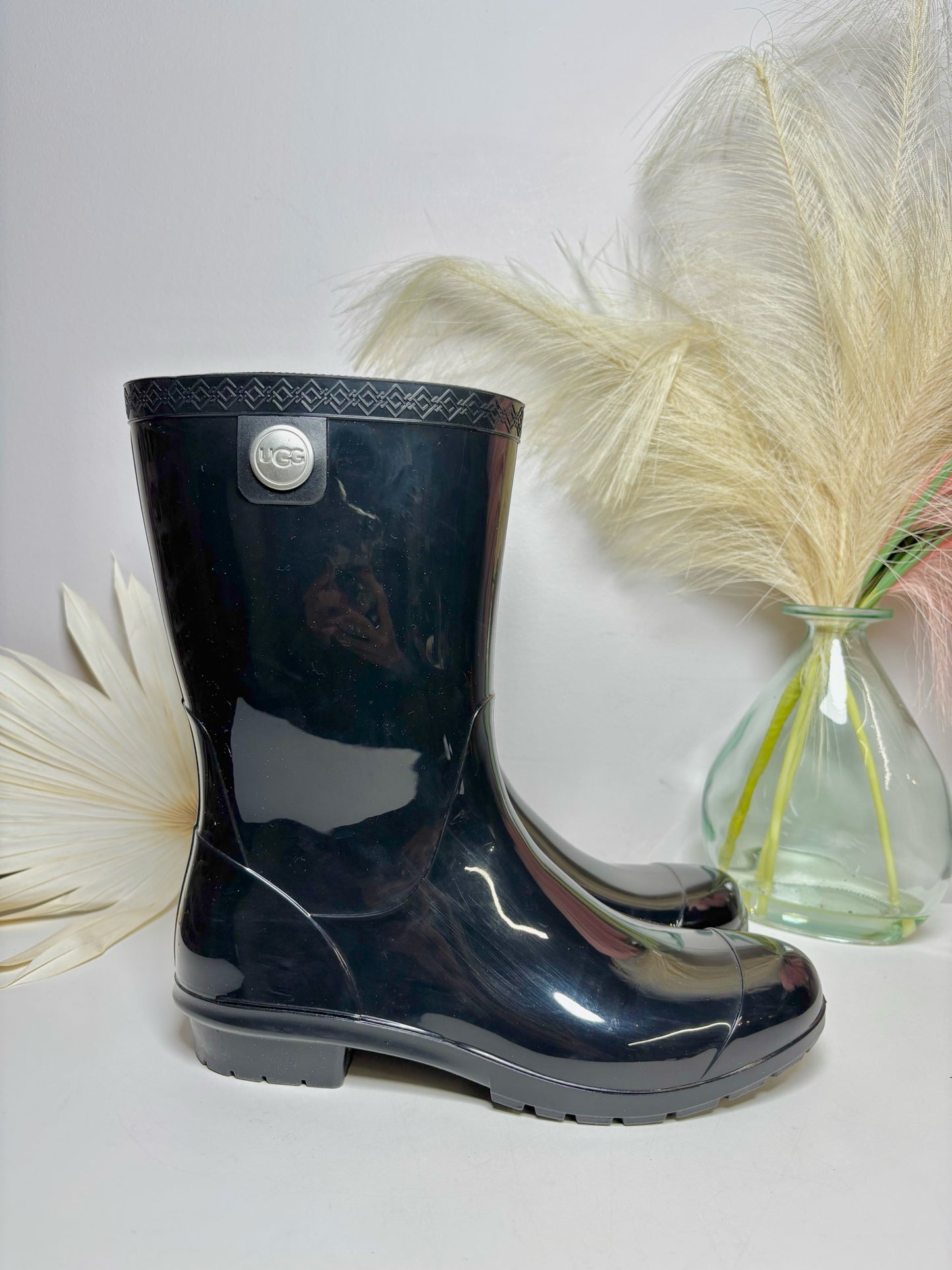 W Shoe Size 9 UGG Black Rubber 3/4 Height Boots