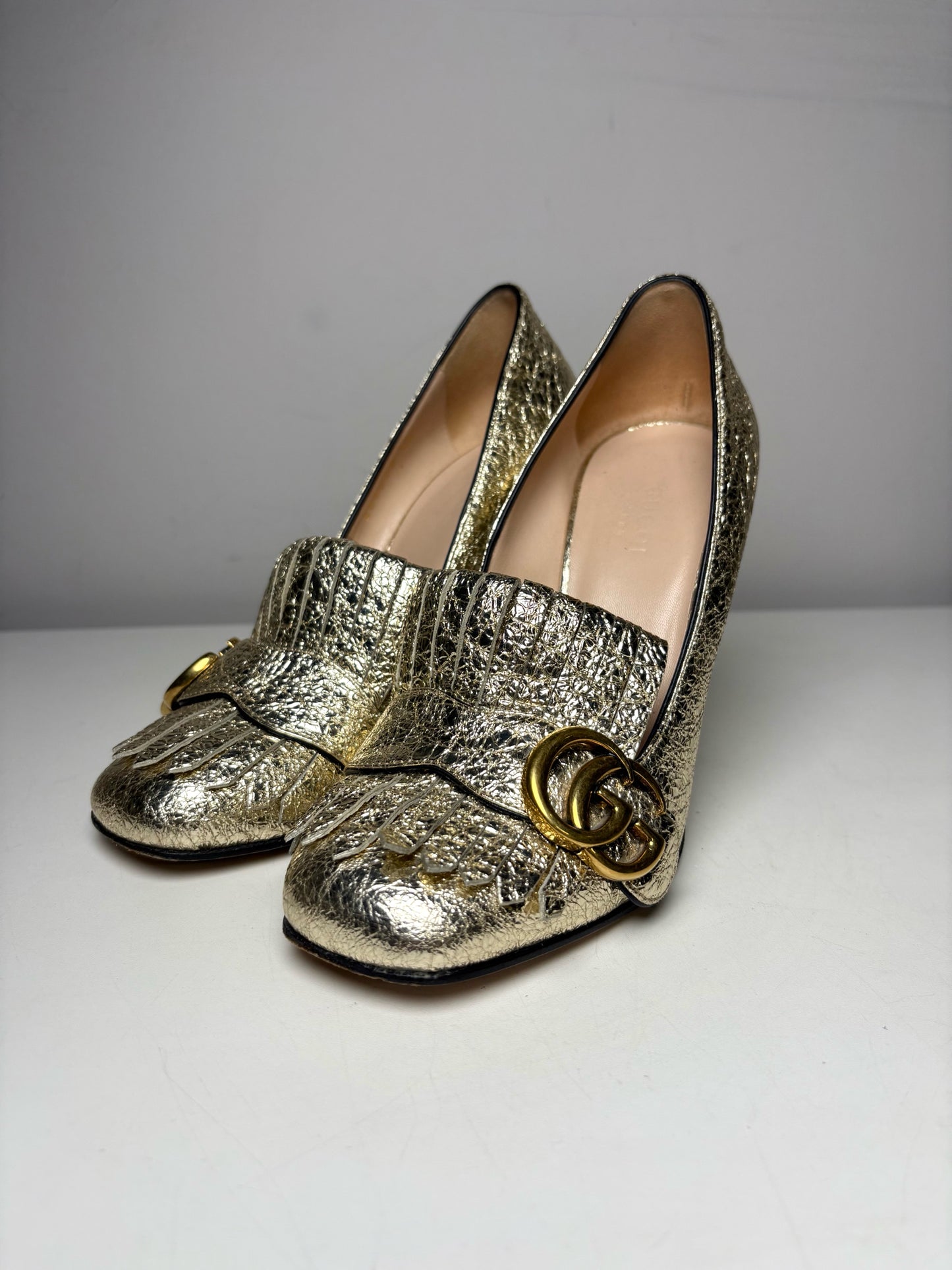 W Shoe Size 36 (5.5/6 US) Gucci Metallic Gold Leather Pre-owned Loafers
