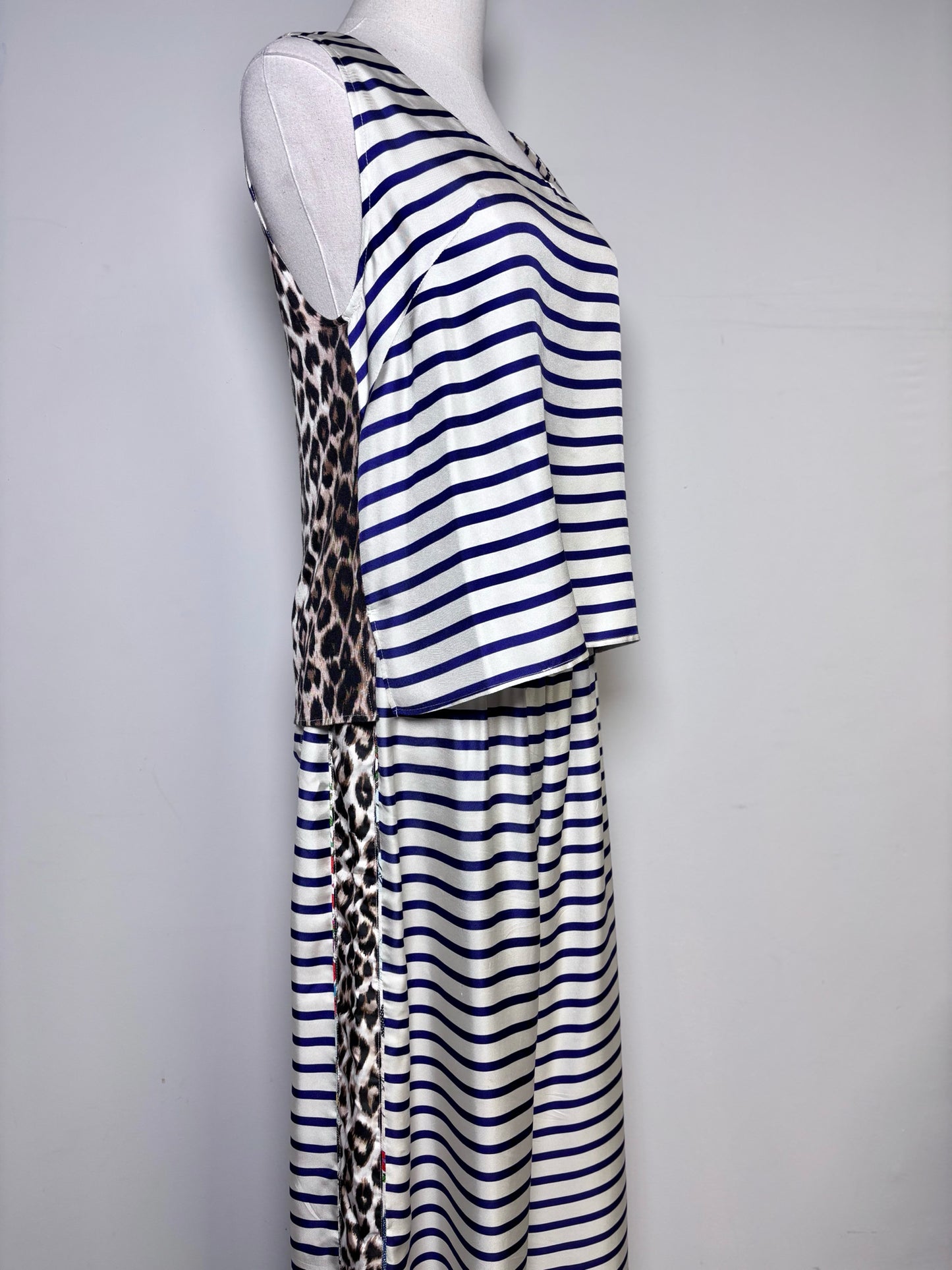 Women Size 2 La Prestic Ouiston Cream, Blue Striped, Animal Print 2 Piece Set