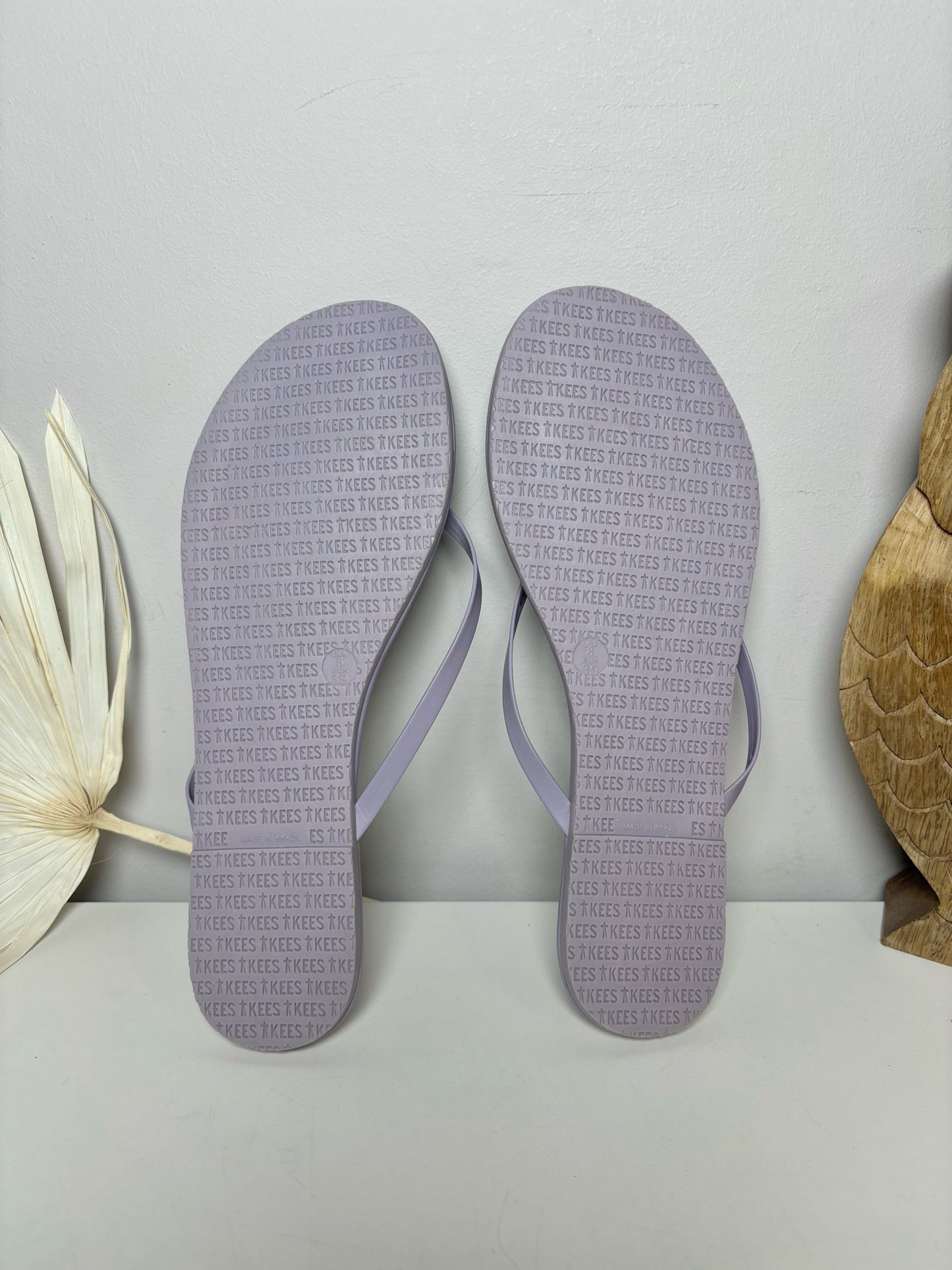 W Shoe Size 8 Tkees Lavender Leather Nappa Flip Flops