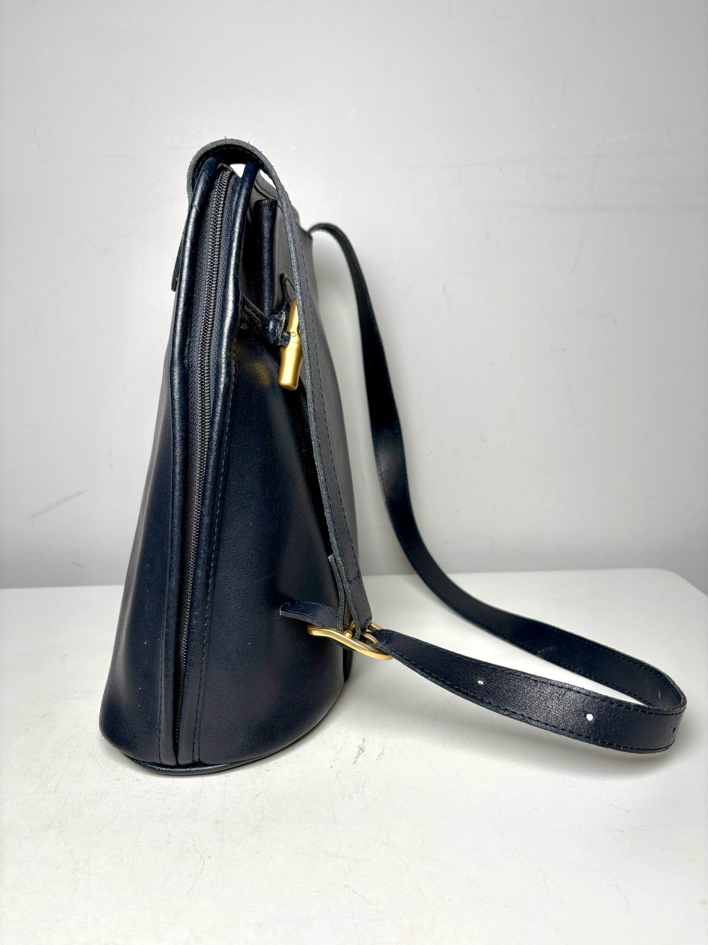 Longchamp Solid Vintage Leather Pre-owned Deep Navy Medium Purse