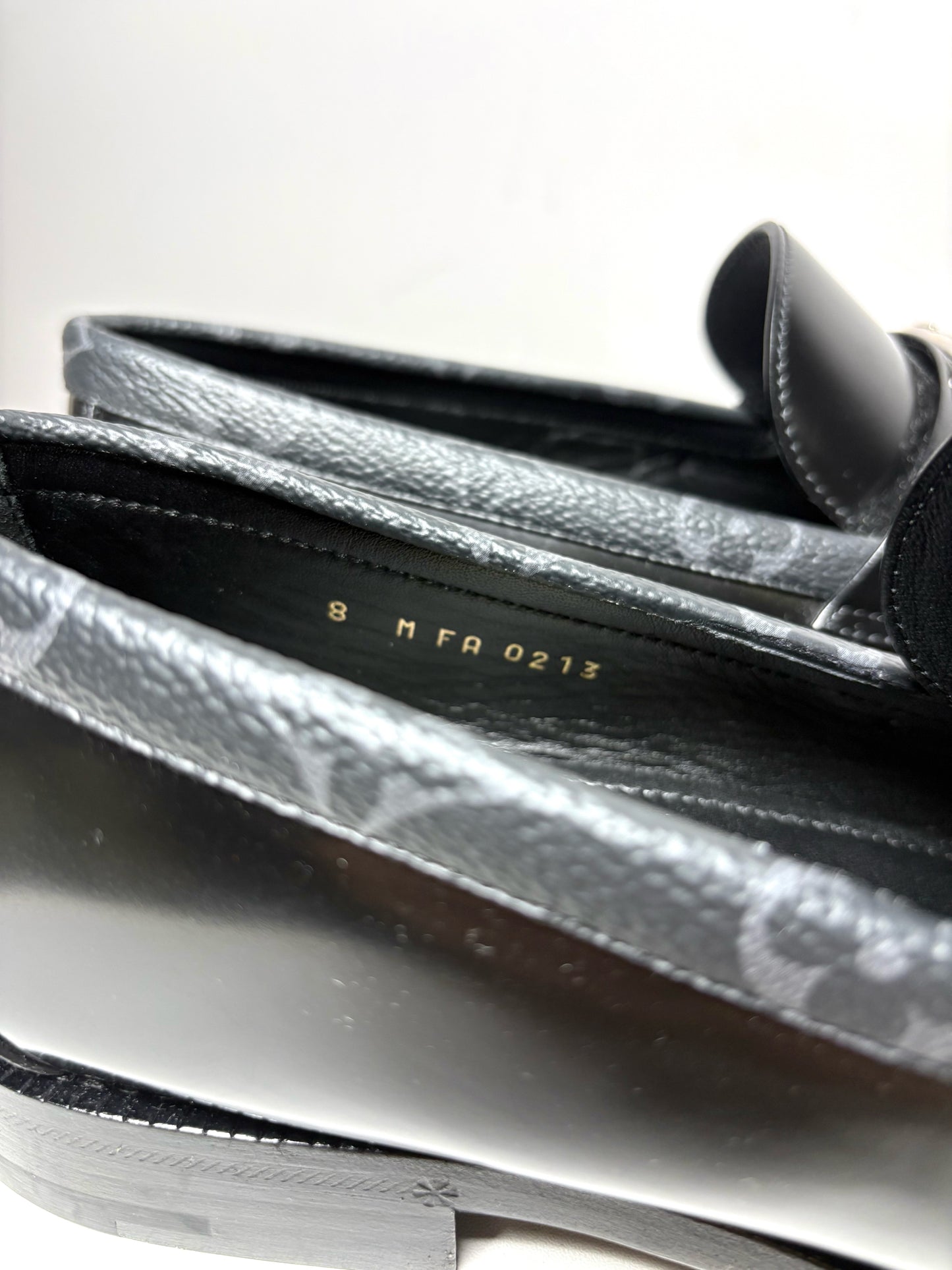 Louis Vuitton Black Leather Solid Mens Shoe Size 8M Men's Pre-owned, NWT Loafers