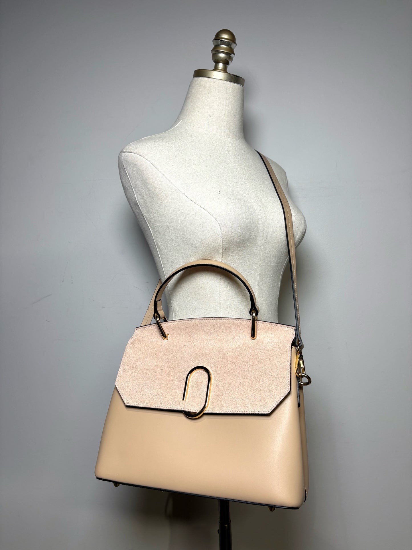 Women's LePARMENTIER Solid Leather Pre-Owned, Like-New Nude Medium Purse
