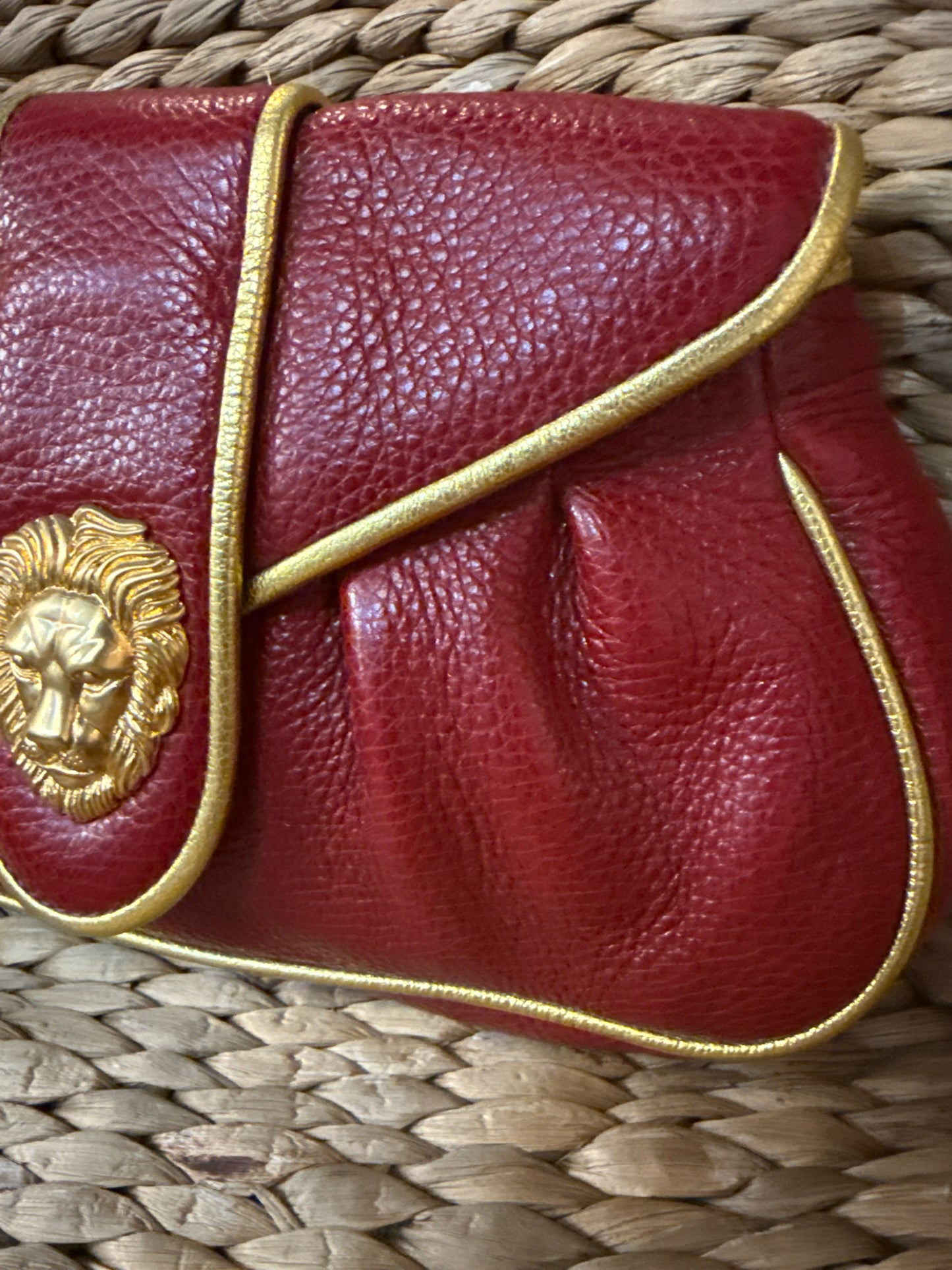 Women's Dooney & Bourke Hayden Red/Gold 2006 Vintage Pre-owned Clutch Bag