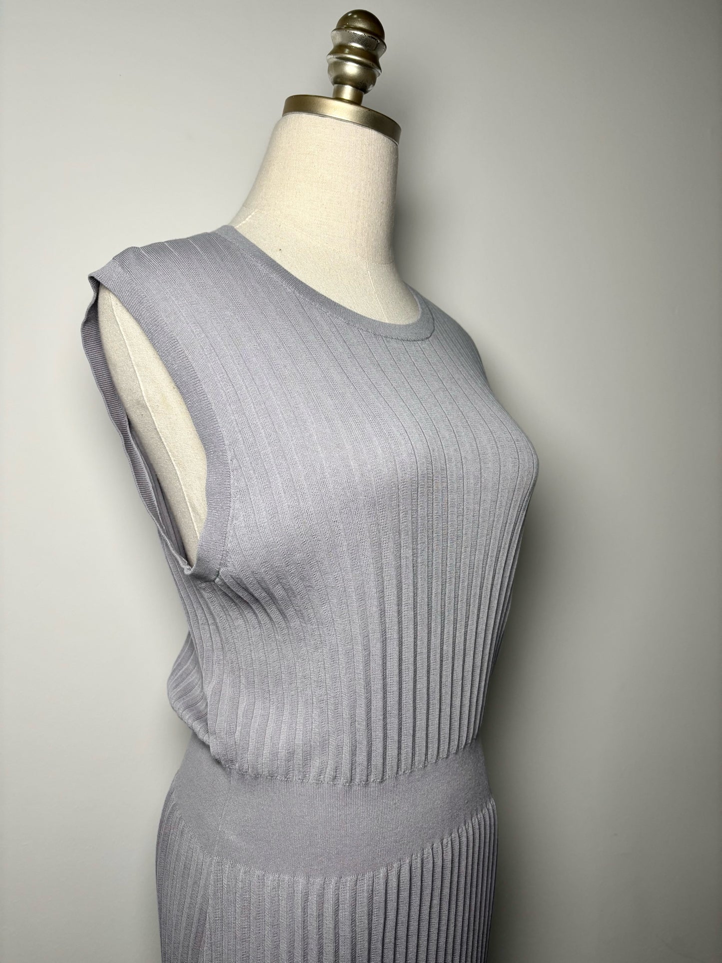 Women Size L Theory Gray Solid Pleated Center Knit Maxi Dress