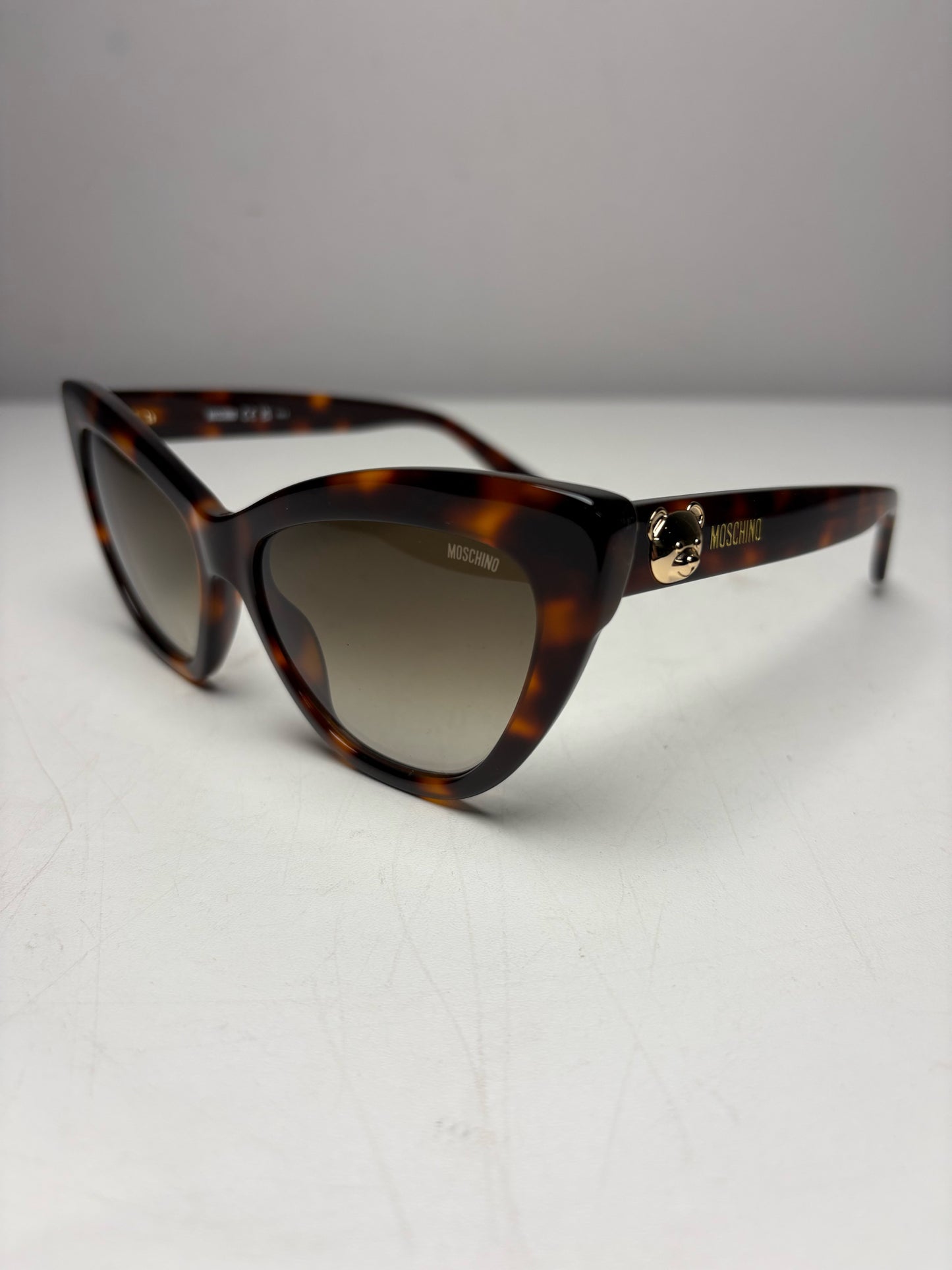 Women's Moschino Havana Brown Tortoiseshell Acetate Pre-Owned Cat-Eye Sunglasses