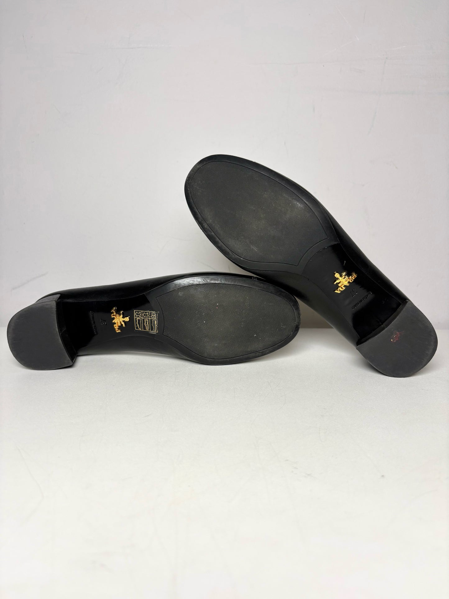 W Shoe Size 37 (7) Prada Black Leather Nappa Pre-owned Heels