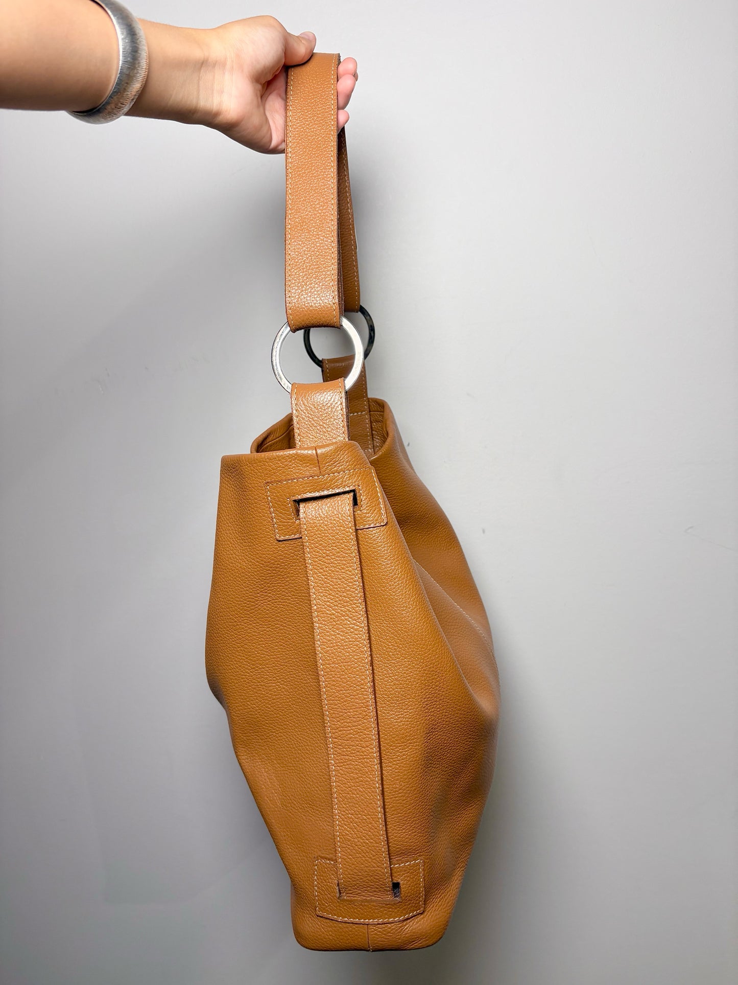Tod's Solid Leather Camel Cowhide Di Shoulder Purse