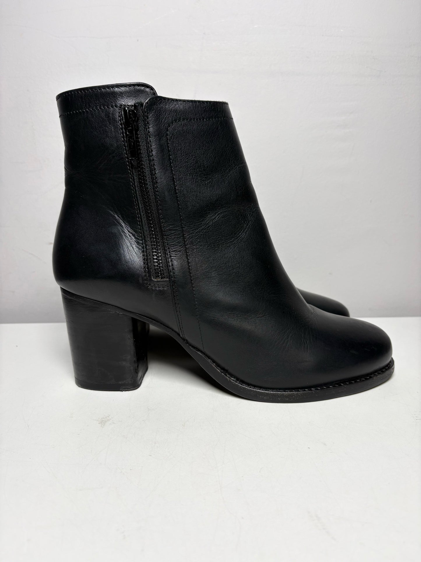 Women's Shoe Size 10 Frye Addie Double Zip Black Leather Pre-Owned Block Heel Ankle Boots