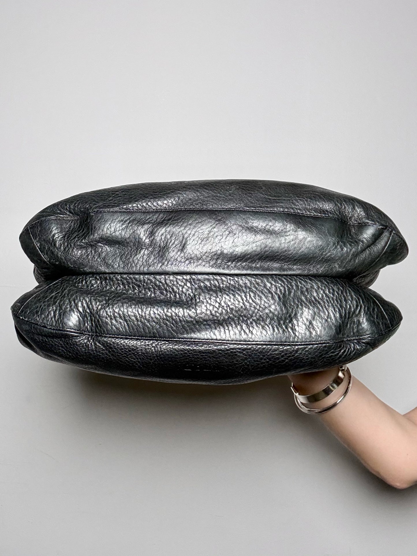 Prada Solid Vintage Leather Pre-owned Black Medium Purse