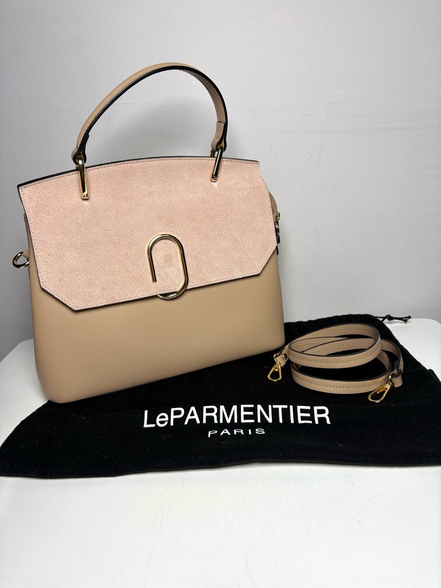 Women's LePARMENTIER Solid Leather Pre-Owned, Like-New Nude Medium Purse