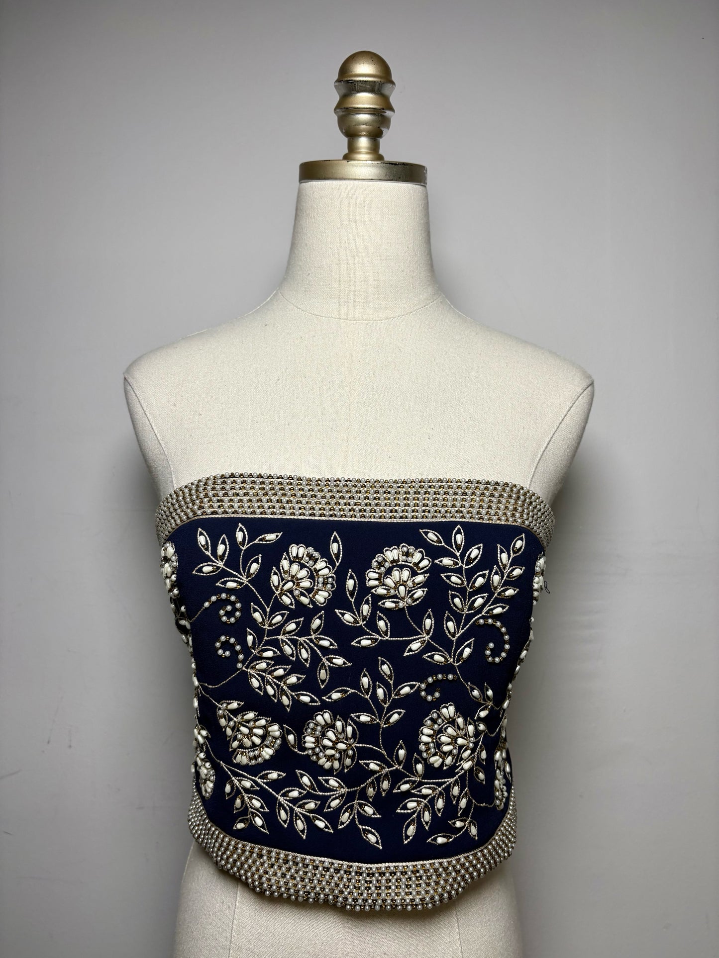 Women Size 4 Alice + Olivia Navy Beaded Polyester Pre-Owned Strapless Crop Top