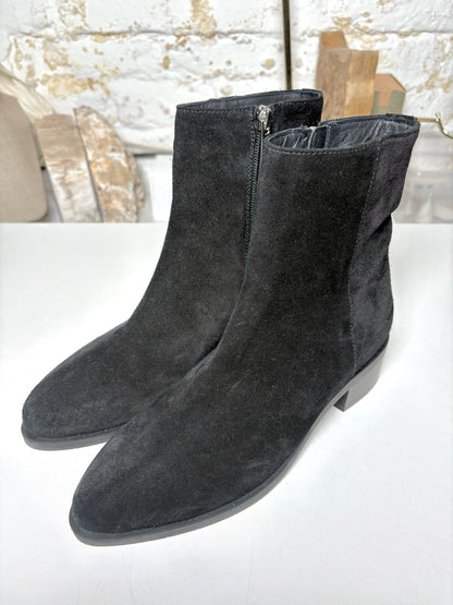 W Shoe Size 6.5 Aquatalia Black Suede Pre-owned Boots
