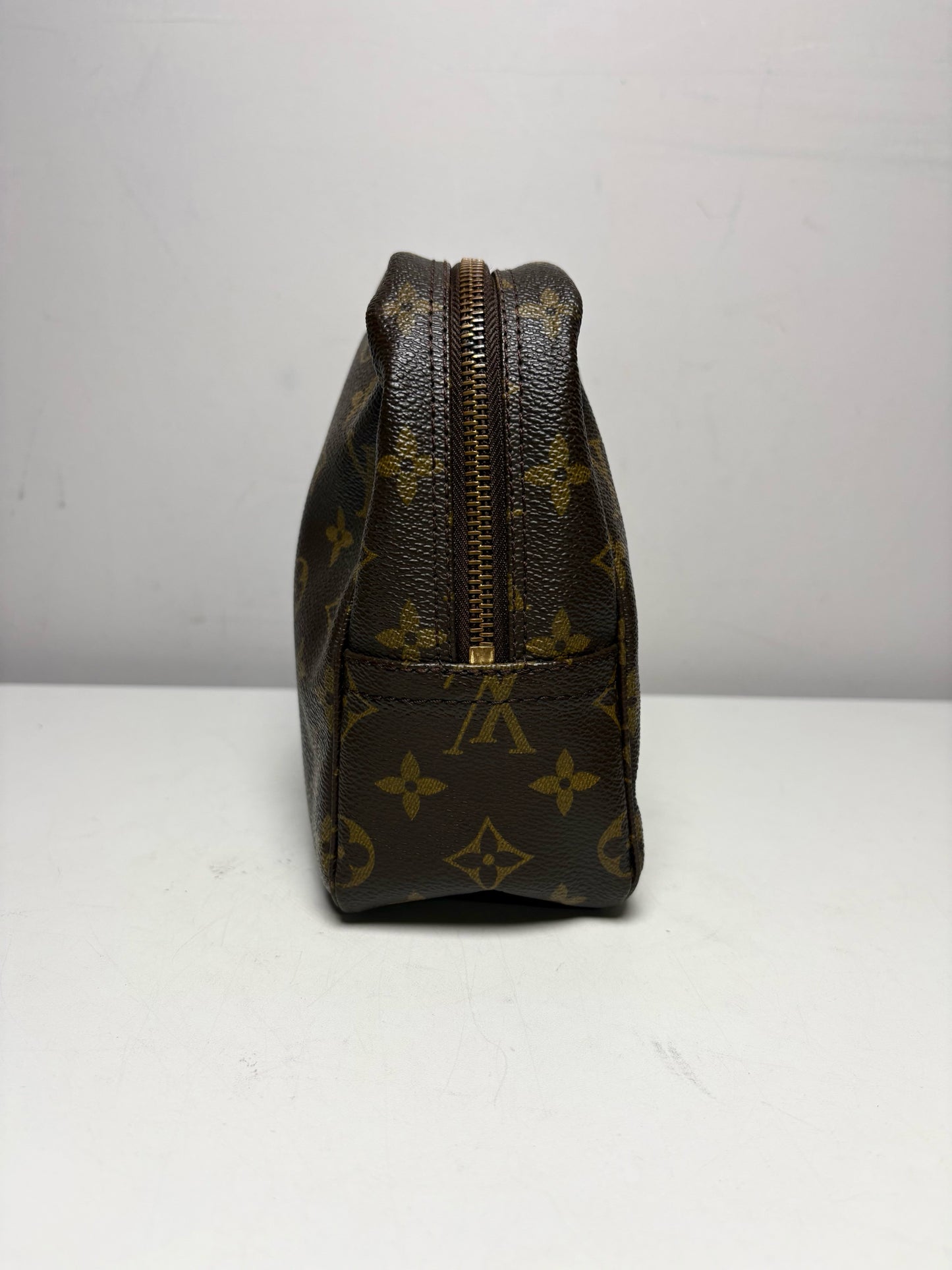 Women's Louis Vuitton Trousse de Toilette 28 Brown Monogram Coated Canvas Vintage Pre-Owned Pouch
