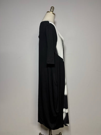 Women Size XS Ozai N Ku Black & White Viscose & Elastane NWT Pre-Owned Cocoon Midi Dress