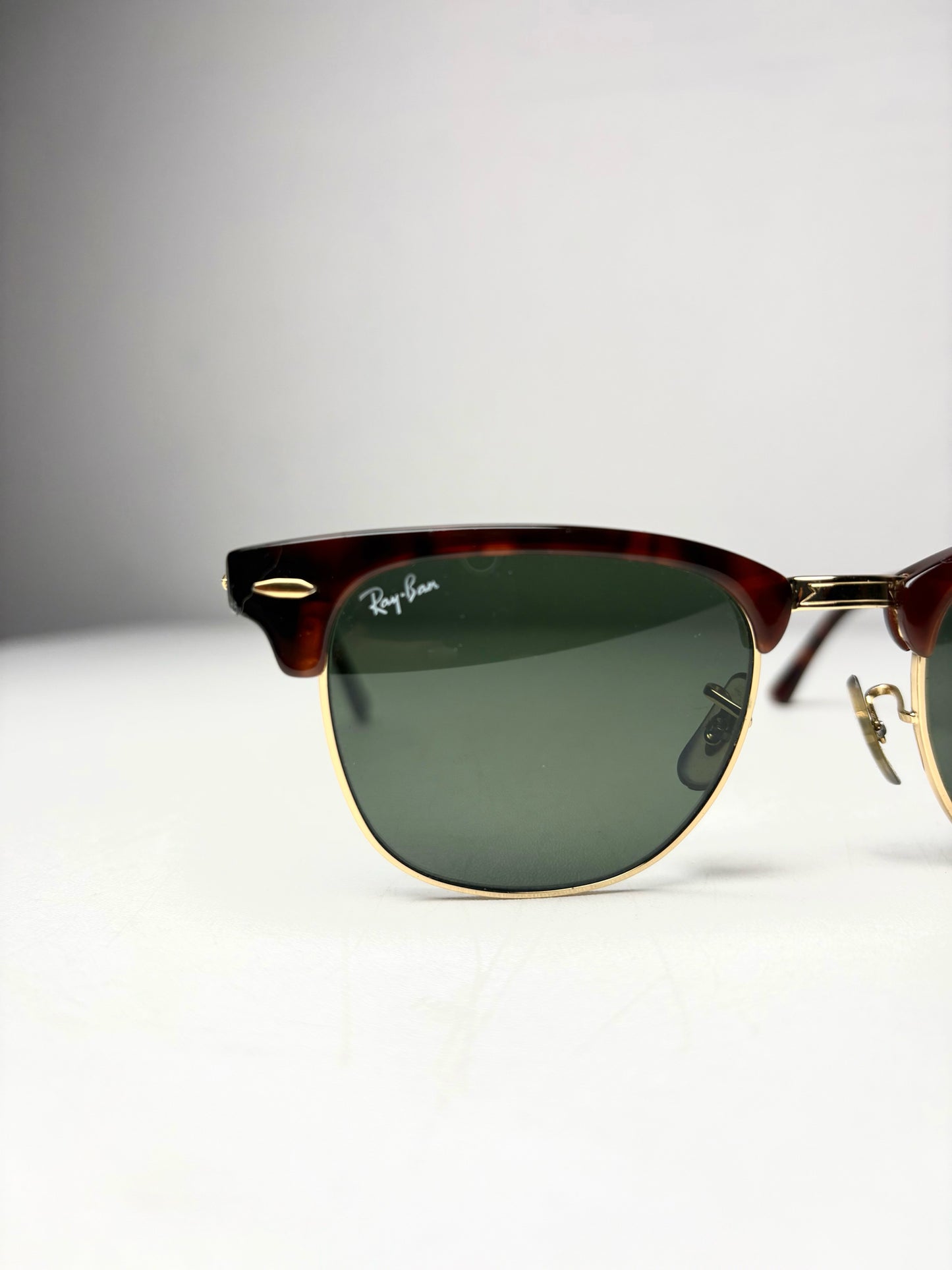 Unisex Ray-Ban RB3016 Clubmaster Brown Tortoiseshell & Gold Pre-Owned Sunglasses